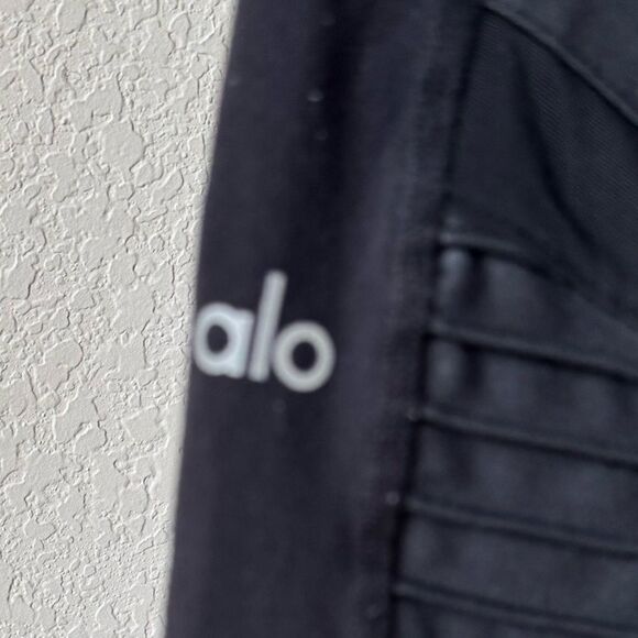 Alo Yoga 7/8 High Waisted Moto Leggings Black Mesh Panels Athleisure Women’s M - Picture 5 of 6